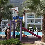 Akbuk Palace Apart-hotel