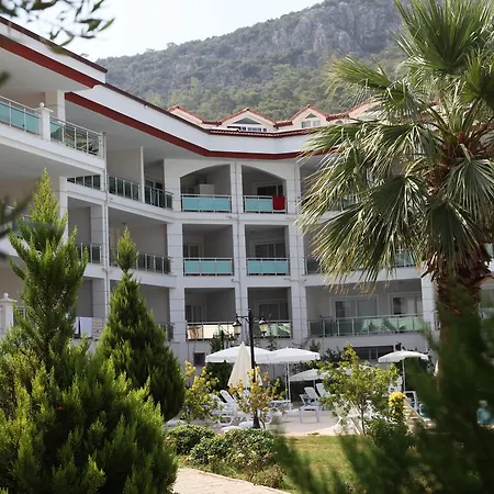 Akbuk Palace מלון דירות 2*