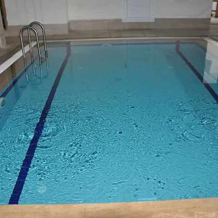 Akbuk Palace 公寓式酒店