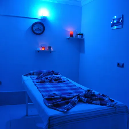 Akbuk Palace 公寓式酒店