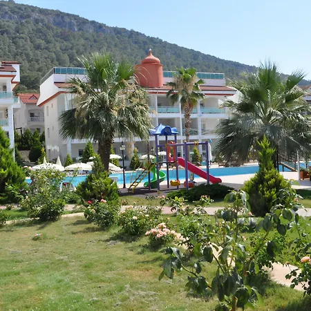 Akbuk Palace Aparthotel 2*